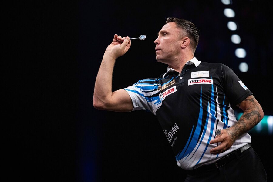 Gerwyn Price během 14. večer Premier League Darts 2026. Velšský šipkař se představí na Slovak Darts Open 2026.