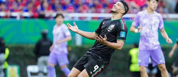 Mexický útočník Raul Jimenez