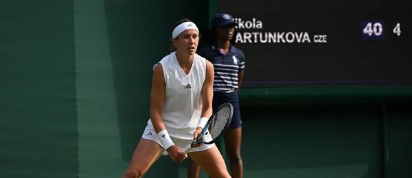 Nikola Bartůňková během prvního zápasu na Wimbledonu 2026
