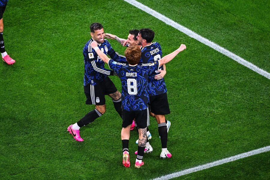 Argentinci se radují z&nbsp;gólu Jordánsku