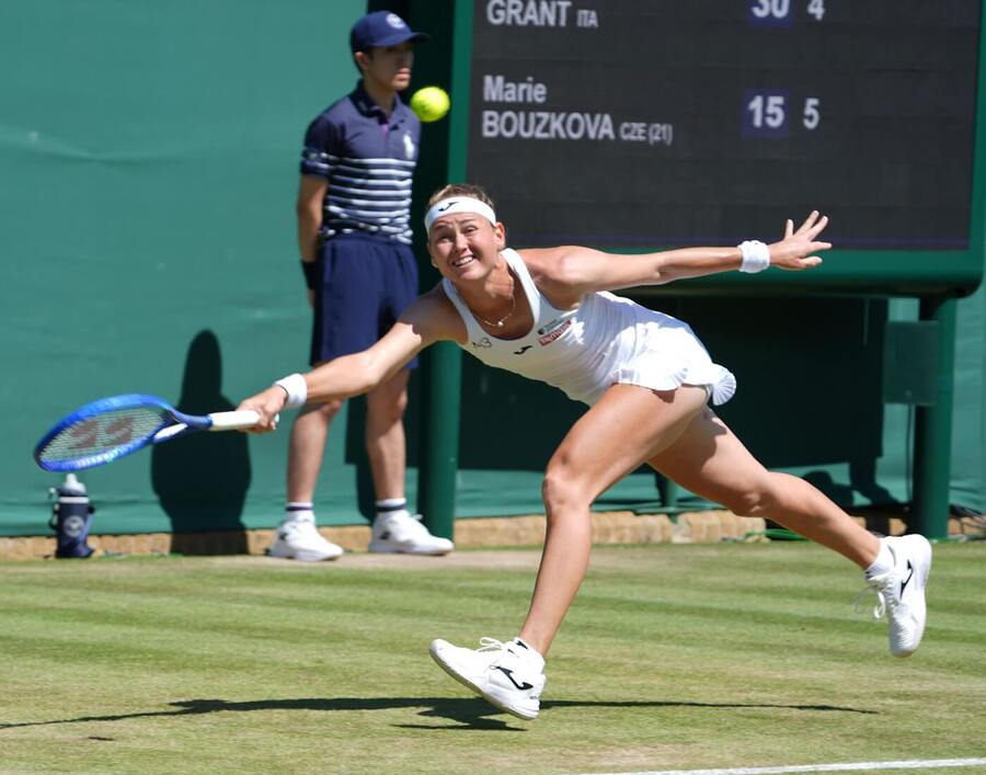 Marie Bouzková na Wimbledonu 2026