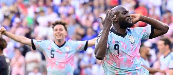 Romelu Lukaku se raduje z rozhodujícího gólu do sítě USA