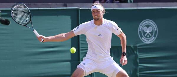 Alexander Zverev během střetnutí na Wimbledonu 2026
