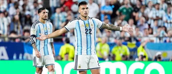 Argentinský forvard Lautaro Martínez ve střetnutí proti Švýcarsku