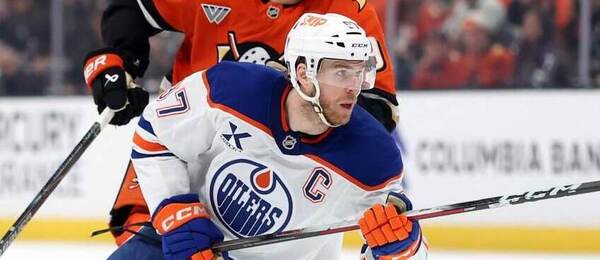 V ročníku 2025/26 ovládl bodování NHL Connor McDavid. Kdo uspěje v této sezoně?