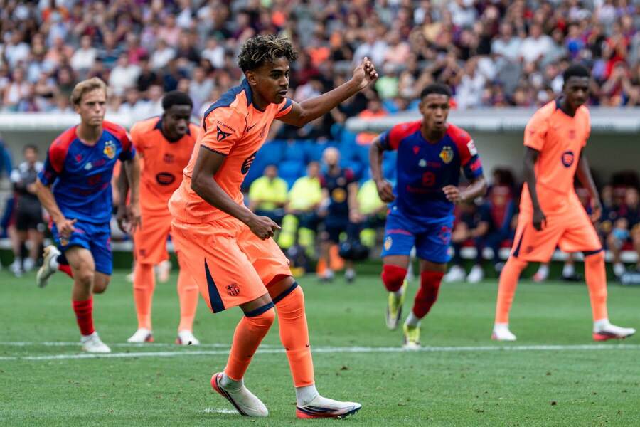Barcelona se na úvod sezony v&nbsp;předehrávce 2.&nbsp;kola představí v&nbsp;Elche