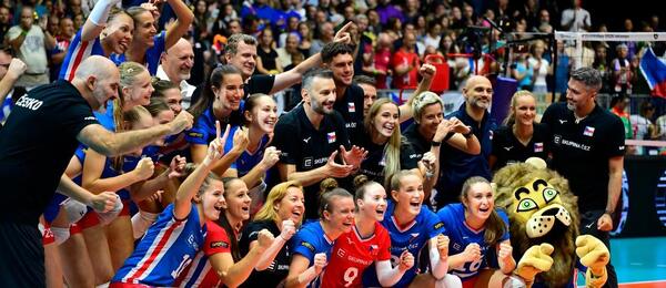 Společná fotka českého volejbalového týmu žen po výhře nad Bulharskem, ME ve volejbale žen 2026