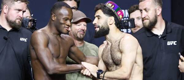 Losene Keita a Muhammad Naimov na závěrečném vážení