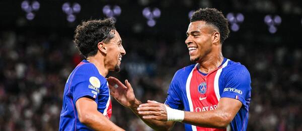 Marquinhos a Desiré Doué se radují z gólu v zápase PSG s Monakem