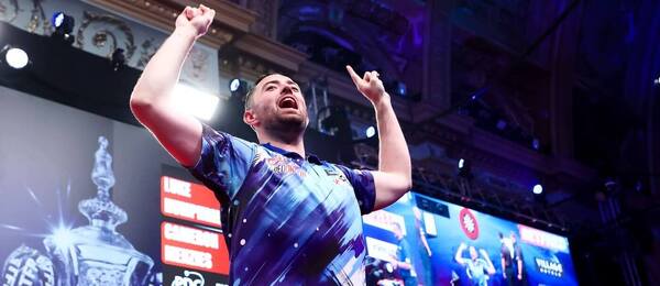 Šipkař Luke Humphries během World Matchplay Darts 2026 ve Winter Gardens v Blackpoolu