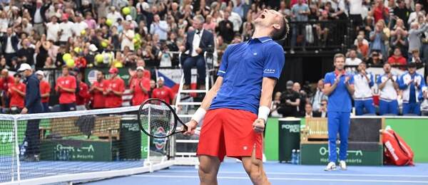 Český tenista Jiří Lehečka po výhře nad Benem Sheltonem v utkání 2. kola kvalifikace Davisova poháru 2026