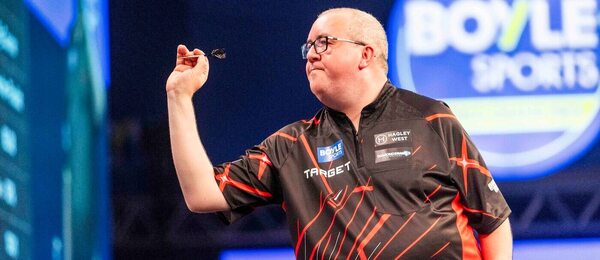 Šipkař Stephen Bunting, vítěz Swiss Darts Trophy 2025, během World Grand Prix Darts 2026