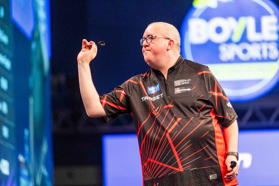 Šipkař Stephen Bunting, vítěz Swiss Darts Trophy 2025, během World Grand Prix Darts 2026