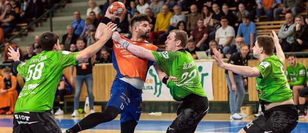 Momentka ze čtvrtfinálového zápasu Zubří vs. Plzeň v play off Chance Extraligy 2025