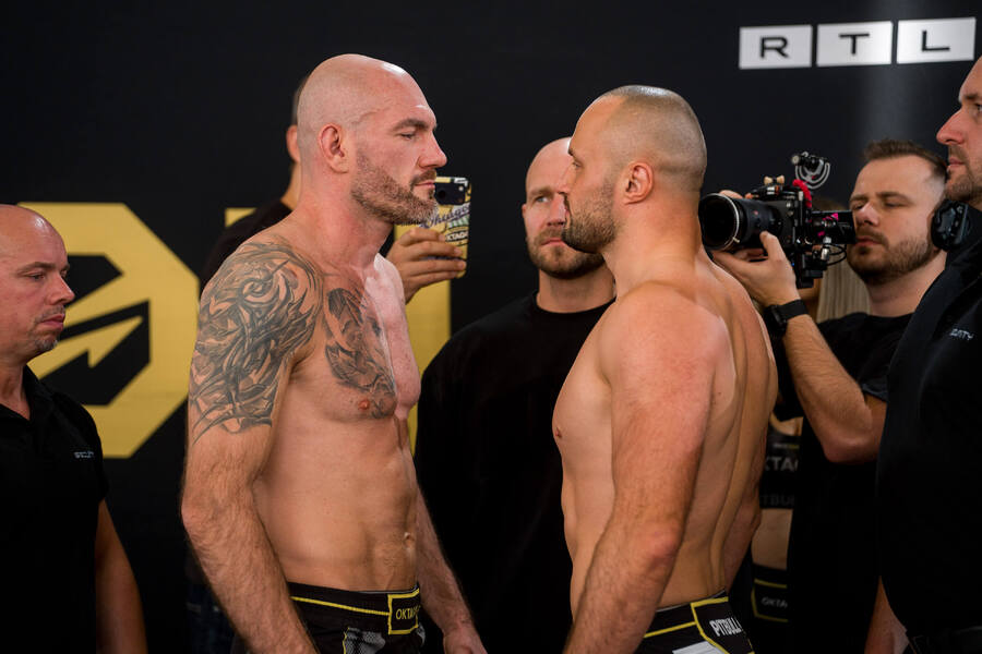 Daniel Škvor vs Tomasz Narkun v&nbsp;hlavním zápase turnaje Oktagon 95 Karlovy Vary