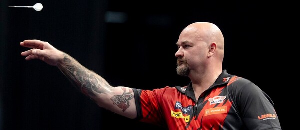 Český šipkař Karel Sedláček na turnaji Swiss Darts Trophy, postup do čtvrtfinále mu výrazně pomohl k účasti na European Championship Darts